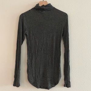 Gap Turtleneck Lightweight